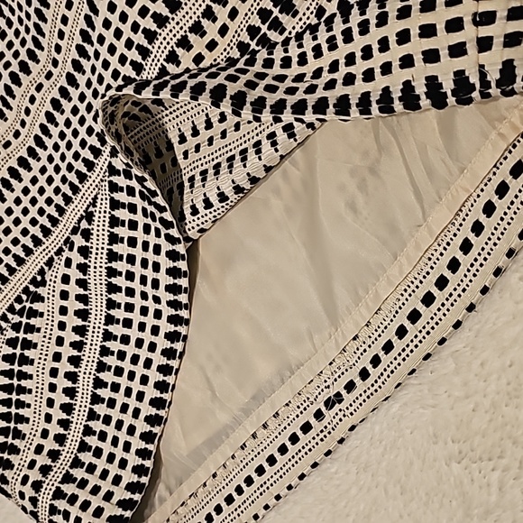 2 H&M penicl skirts2 H&M penicl skirts - Picture 7 of 8